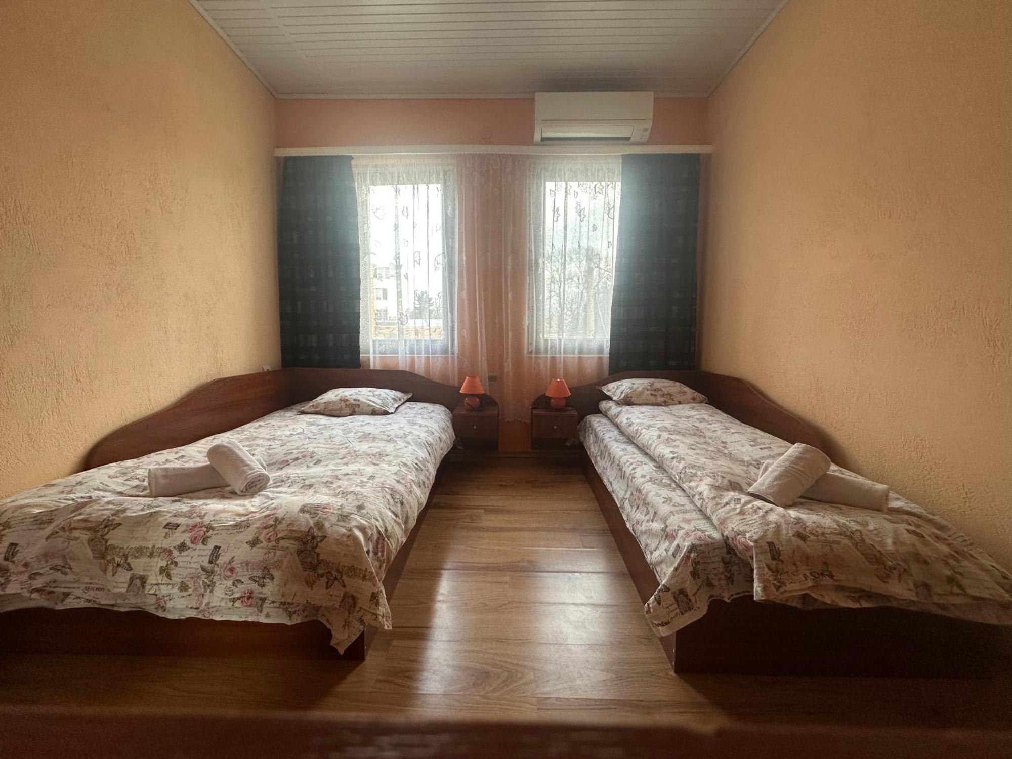 Guesthouse Zornitsa ヒサリャ エクステリア 写真